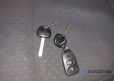 2013 Hyundai Accent Se z USA, uszkodzony, nr VIN KMHCU5AE1DU061795